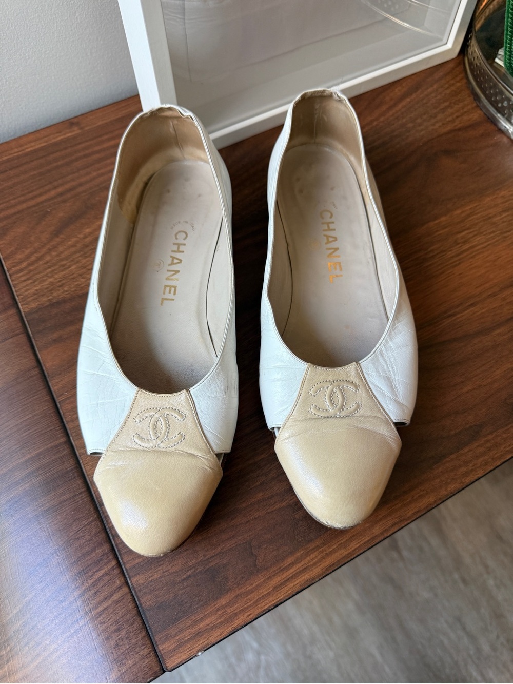 CHANEL Flats - size 38